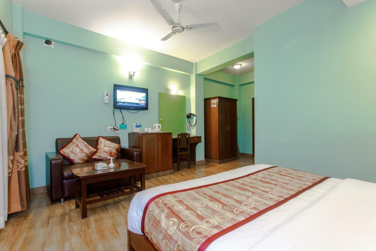 Hotel Peace Plaza Pokhara Exterior photo