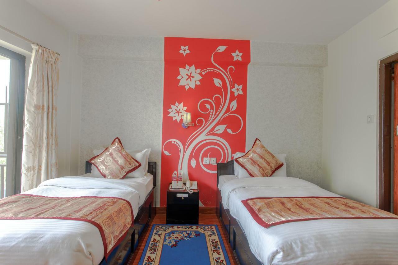 Hotel Peace Plaza Pokhara Exterior photo