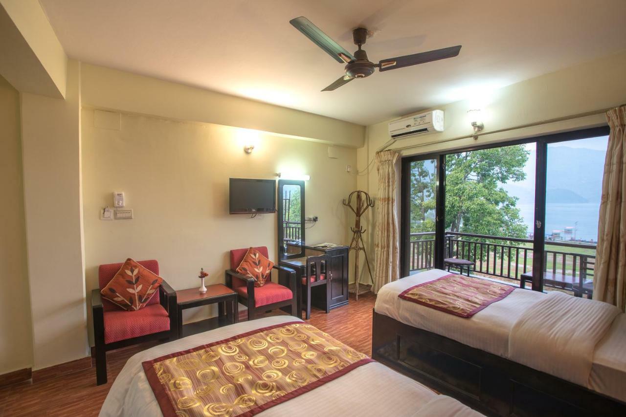 Hotel Peace Plaza Pokhara Exterior photo