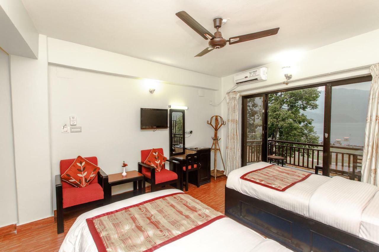 Hotel Peace Plaza Pokhara Exterior photo