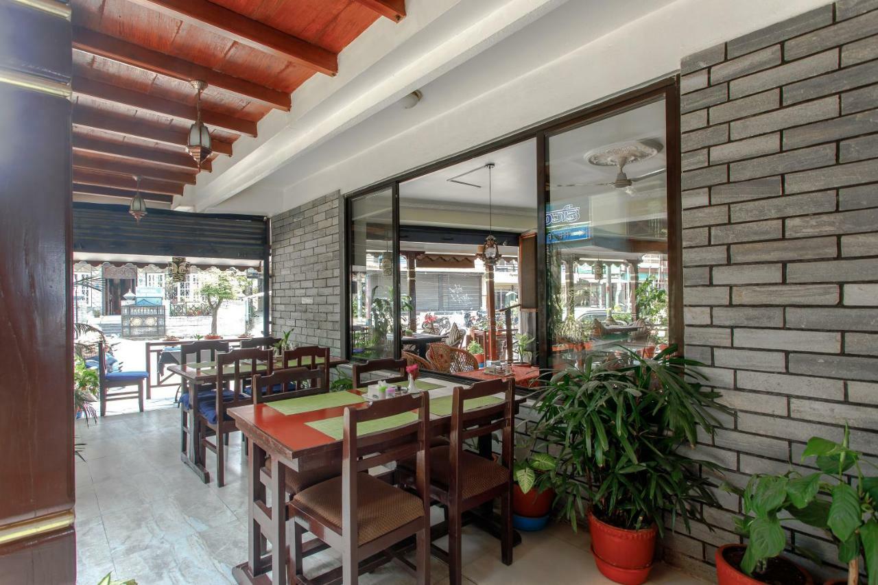 Hotel Peace Plaza Pokhara Exterior photo