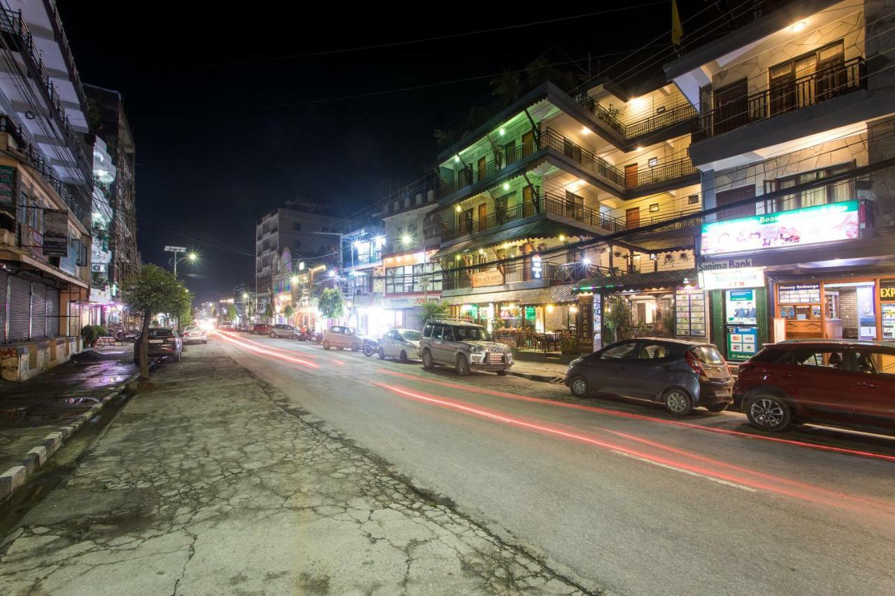 Hotel Peace Plaza Pokhara Exterior photo