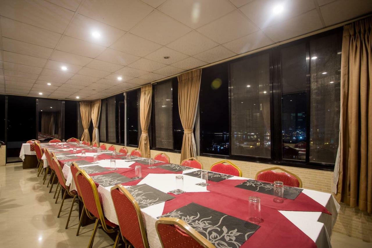 Hotel Peace Plaza Pokhara Exterior photo
