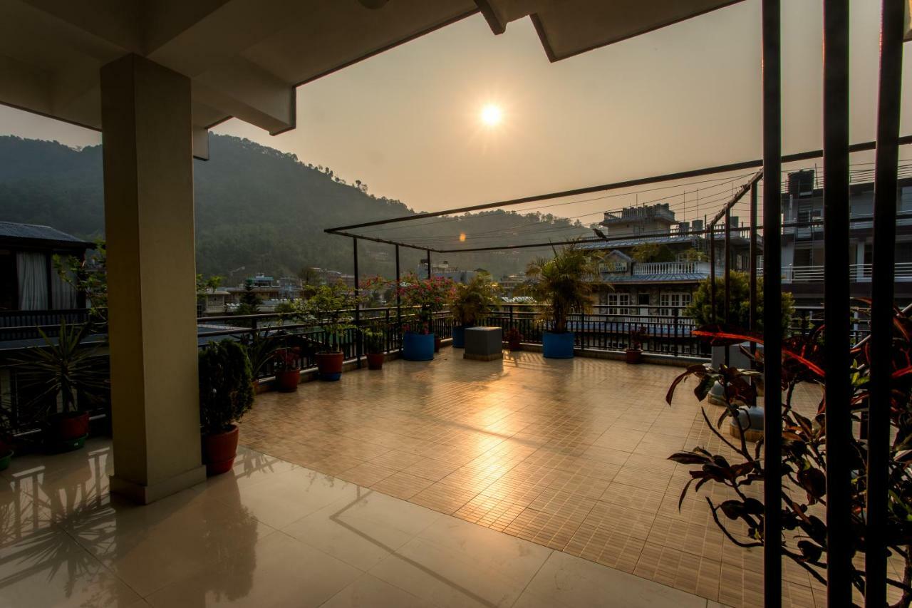 Hotel Peace Plaza Pokhara Exterior photo